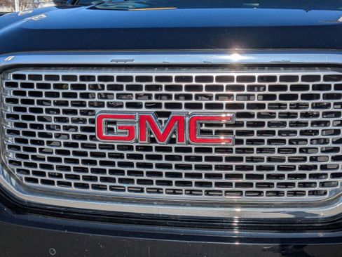 Used 2015 GMC Yukon XL Denali w/ Touring Package image 9