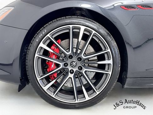 Used 2022 Maserati Ghibli Trofeo RWD image 39