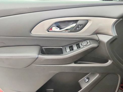 Used 2023 Chevrolet Traverse LT FWD image 24