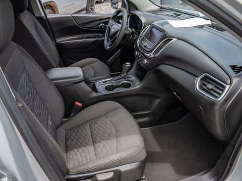 Used 2021 Chevrolet Equinox LT FWD image 19