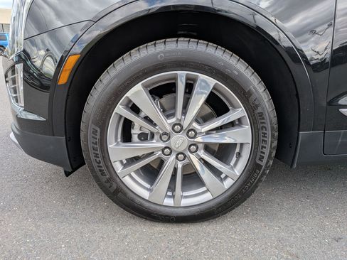 Certified 2025 Cadillac XT5 Premium Luxury AWD/4WD image 33