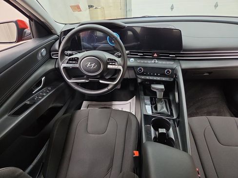 Used 2023 Hyundai Elantra SEL w/ Convenience Package FWD image 12