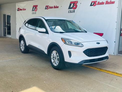 Used 2020 Ford Escape SE image 6