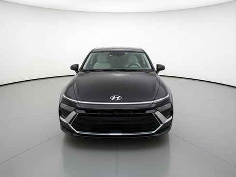 Used 2025 Hyundai Sonata SEL FWD image 2