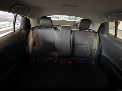 Used 2025 Toyota Prius LE image 39