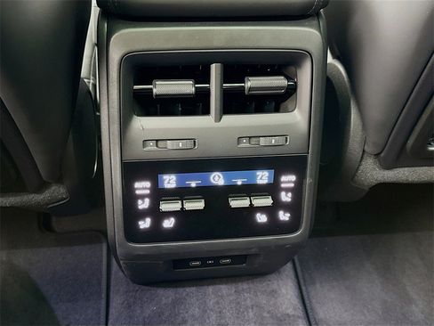 New 2025 Porsche Macan Electric image 26