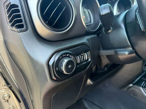 Used 2020 Jeep Wrangler Unlimited Sport S AWD/4WD image 9