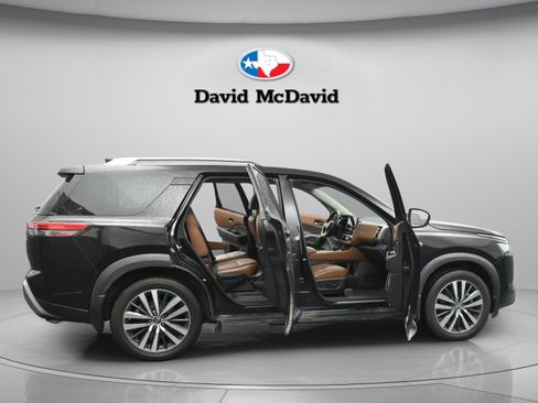 Used 2022 Nissan Pathfinder Platinum w/ Cargo Package FWD image 44