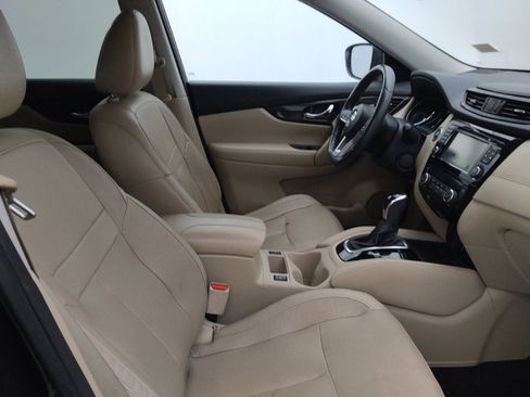 Used 2017 Nissan Rogue SL w/ SL Premium Package image 21