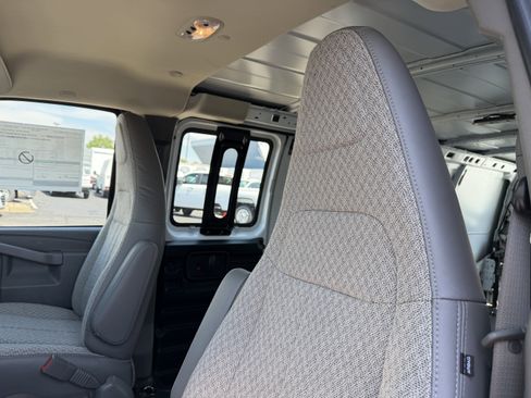 New 2026 Chevrolet Express 3500 Extended RWD image 11