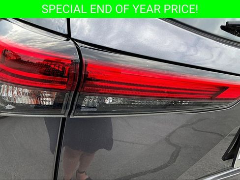 Used 2021 Toyota Highlander LE image 22