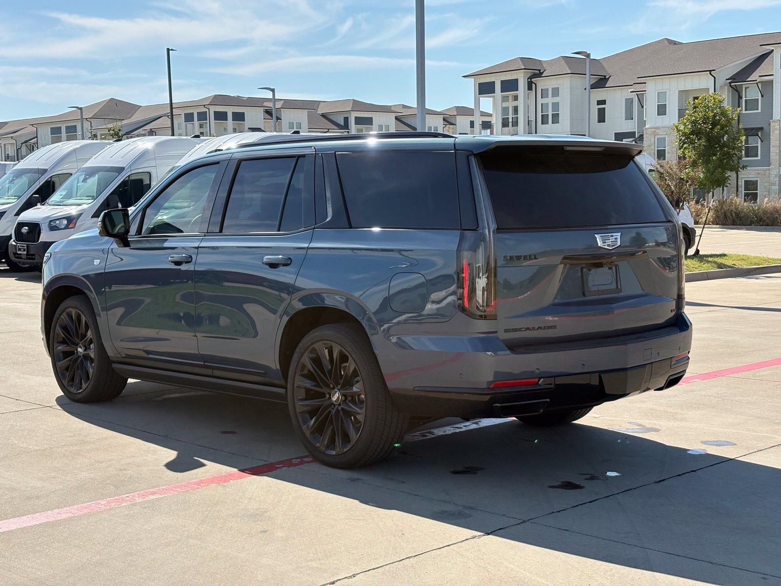 Used 2025 Cadillac Escalade Sport Platinum w/ LPO, ONYX Package AWD/4WD image 5