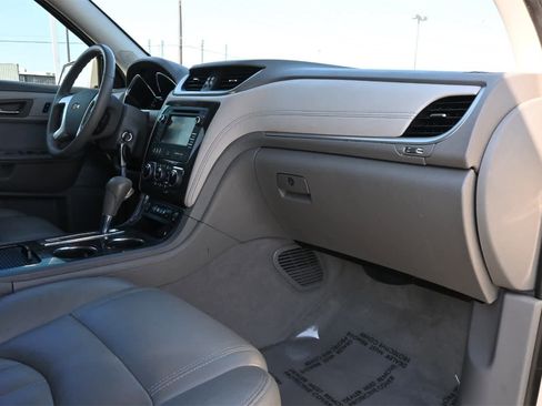 Used 2014 Chevrolet Traverse LT image 21