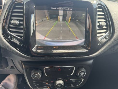Used 2019 Jeep Compass Limited AWD/4WD image 15