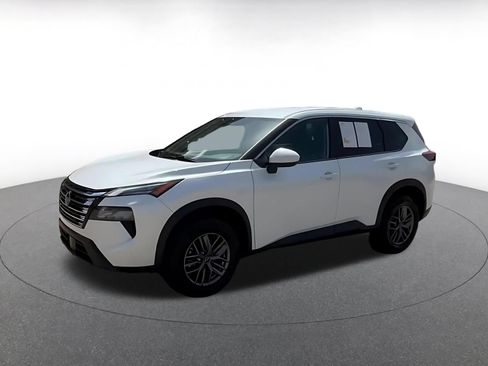Used 2026 Nissan Rogue SV FWD image 8