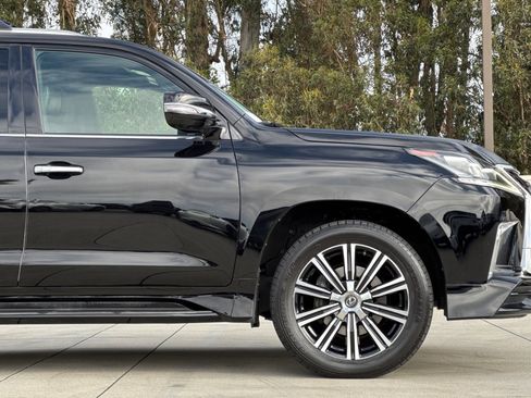 Used 2020 Lexus LX 570 4WD w/ Sport Package image 39