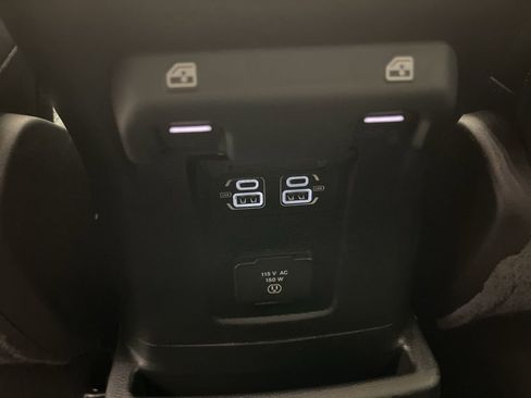 Used 2023 Jeep Wrangler Unlimited Sahara image 28