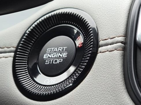 Used 2023 Jeep Compass Limited image 13