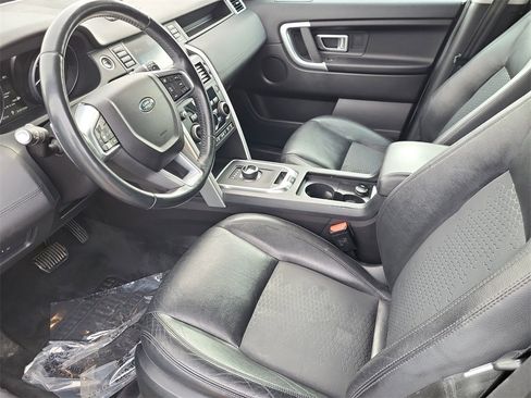 Used 2017 Land Rover Discovery Sport SE image 13
