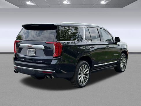 Used 2021 GMC Yukon Denali w/ Denali Premium Package AWD/4WD image 9
