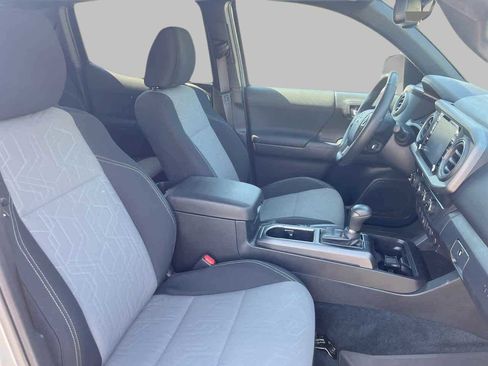 Used 2023 Toyota Tacoma TRD Off-Road image 10