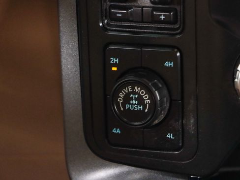 Used 2023 Ford F150 Lariat image 22