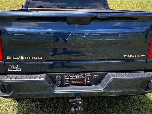 Used 2020 Chevrolet Silverado 1500 Custom w/ Custom Value Package RWD image 8
