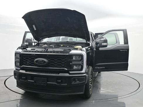 New 2026 Ford F350 Lariat w/ Black Appearance Package image 37