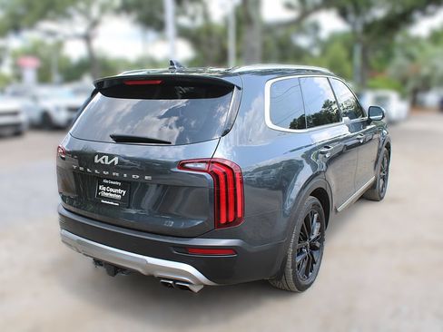 Used 2022 Kia Telluride SX w/ Towing Package FWD image 7
