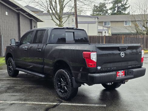 Used 2018 Nissan Titan SL w/ Midnight Edition image 19