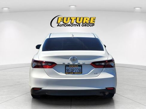 Used 2022 Toyota Camry LE FWD image 8