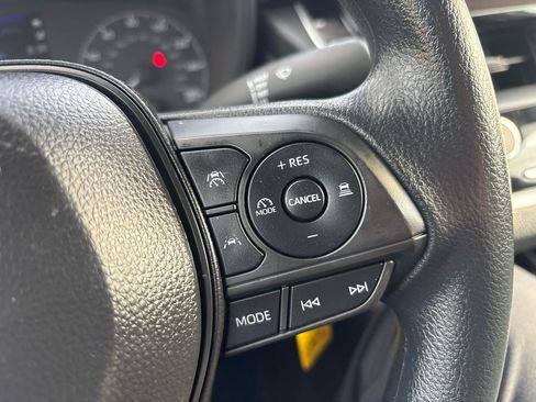 Used 2025 Toyota Corolla LE FWD image 15