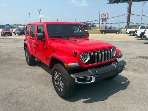 Used 2025 Jeep Wrangler Unlimited Sahara AWD/4WD image 8
