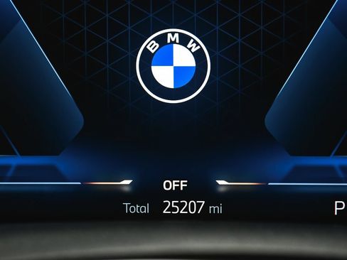 Used 2023 BMW X7 xDrive40i w/ Executive Package AWD/4WD image 25