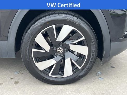Used 2024 Volkswagen Atlas Cross Sport SE FWD image 4