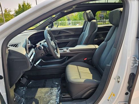 New 2026 Cadillac Lyriq Luxury AWD/4WD image 20
