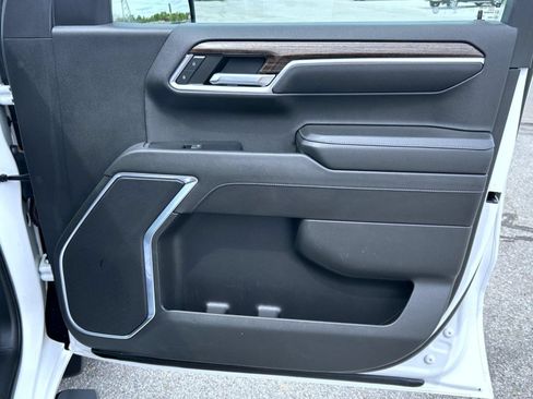 Certified 2022 GMC Sierra 1500 Elevation w/ LPO, Elevation Black Package AWD/4WD image 17