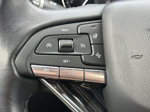 Used 2025 Cadillac XT6 Premium Luxury AWD/4WD image 25