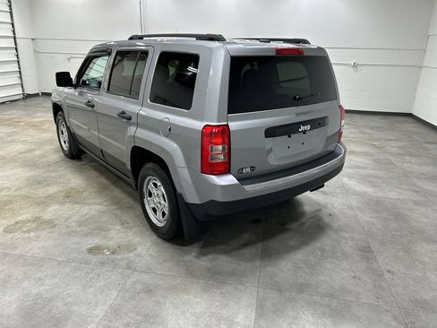 Used 2016 Jeep Patriot Sport image 7