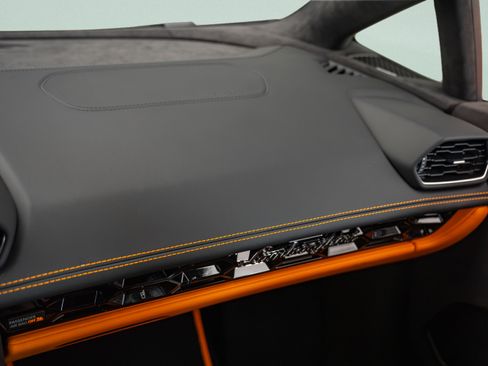 Used 2023 Lamborghini Huracan Tecnica RWD image 15