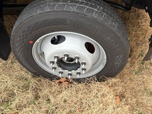 New 2026 Ford F550 4x4 Crew Cab image 14