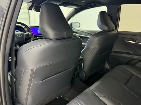 Used 2025 Toyota Camry XSE image 31