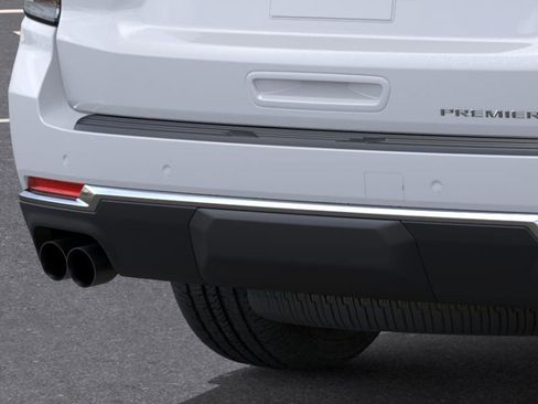 New 2026 Chevrolet Suburban Premier image 14