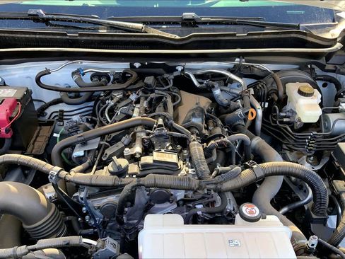 Used 2025 Toyota Tacoma TRD Sport image 32