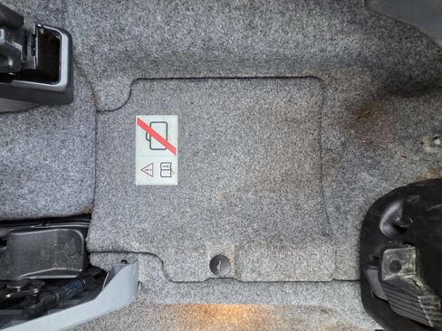 Used 2008 BMW 328i Convertible image 39