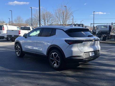 New 2026 Chevrolet Equinox EV LT AWD/4WD image 7