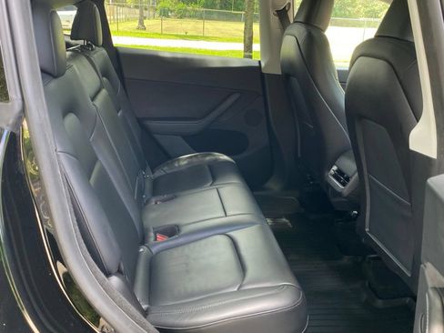 Used 2023 Tesla Model Y Long Range AWD/4WD image 22