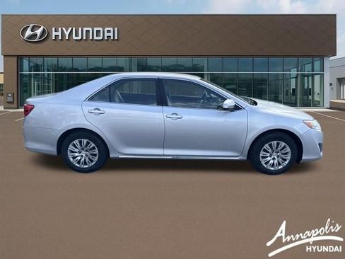 Used 2014 Toyota Camry LE image 6