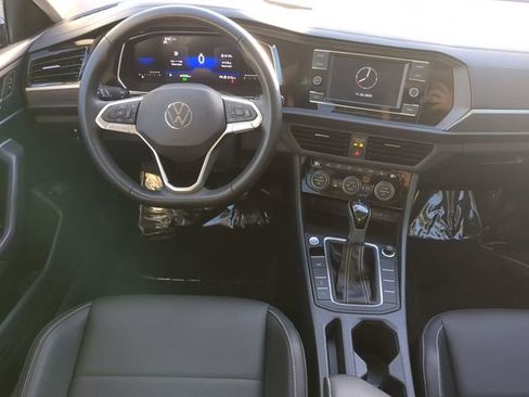 Certified 2023 Volkswagen Jetta SE image 13