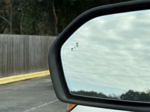 Used 2022 Ford Explorer Platinum w/ Equipment Group 601A image 18